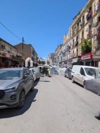 شقة-كراء-3-غرف-عنابة-الجزائر