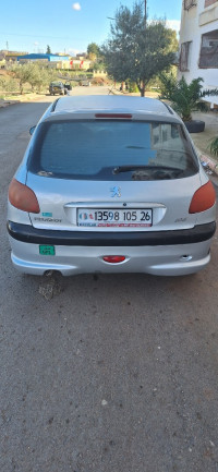 voitures-peugeot-206-2005-el-guelbelkebir-medea-algerie