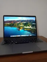 MacBook pro touch bar 2018