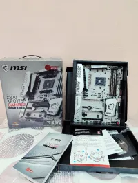 MSI X370 XPOWER GAMING TITANIUM CARTON JAMAIS UTILISÉ 