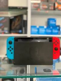 Nintendo Switch V2 Flashé 64 GB avec dock station plein des jeux