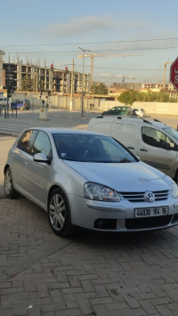 voitures-volkswagen-golf-5-2004-alger-centre-algerie