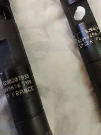 Vend 4 injecteurs pour clio2 65 cv