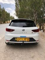 moyenne-berline-seat-leon-2017-fr15-constantine-algerie