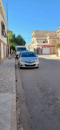 voitures-toyota-yaris-2013-saida-algerie