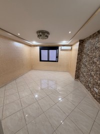 شقة-كراء-4-غرف-وهران-بئر-الجير-الجزائر