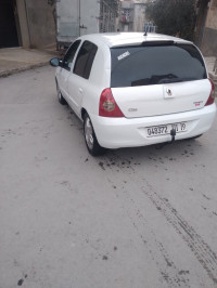 voitures-renault-clio-campus-2011-setif-algerie