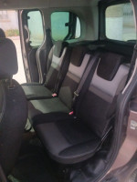 voitures-renault-kangoo-2014-oued-zenati-guelma-algerie