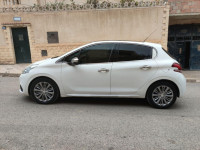 voitures-peugeot-208-2015-allure-facelift-berrouaghia-medea-algerie