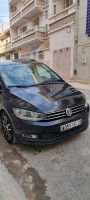 voitures-volkswagen-touran-2017-familly-el-khroub-constantine-algerie