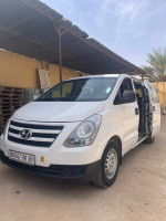 voitures-hyundai-h1-2018-vitre-8p-ouargla-algerie