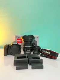 Canon eos 250D + 2 lenses