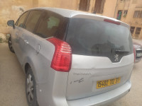 grande-berline-peugeot-5008-2012-algerie