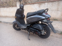 motos-et-scooters-vms-estate-x-2024-tlemcen-algerie