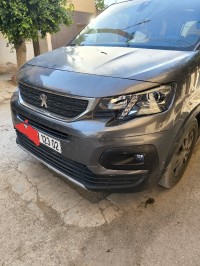 cars-peugeot-rifter-2023-allure-chlef-algeria