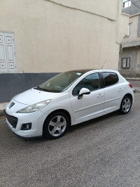 voitures-peugeot-207-2011-allure-batna-algerie