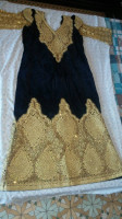 tenues-traditionnelles-gandoura-en-velour-couleur-bleue-nuit-fetla-annaba-algerie