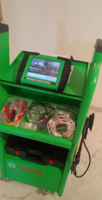 ماتريال خاص بورشة ميكانيك السيارات.  Équipement pour atelier mécanique 