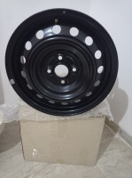 pneus-jantes-noires-toyota-yaris-sedan-neuf-jamais-utilise-zeralda-alger-algerie