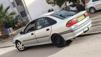 voitures-renault-laguna-1-1995-mila-algerie