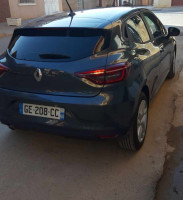 voitures-clio5-business-2022-10-90ch-oran-algerie