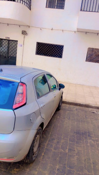 voitures-fiat-punto-2015-oran-algerie