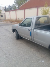عربة-نقل-nissan-hard-body-2010-زيغود-يوسف-قسنطينة-الجزائر