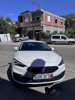 moyenne-berline-seat-leon-2021-style-tizi-ouzou-algerie