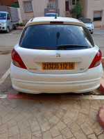 voitures-peugeot-207-2012-rouiba-alger-algerie