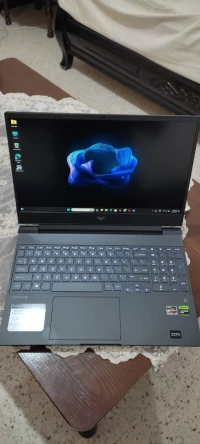gaming laptop HP victus 15.6 Ryzen5 7535hs rtx 2050