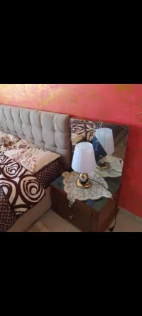 Chambre a coucher 3 porte coulissante 2m40 deux table de nuit et coiffeuse et le lit