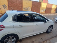 voitures-peugeot-208-2014-allure-oran-algerie