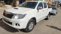 utilitaire-toyota-hilux-2015-legend-dc-4x4-hassi-messaoud-ouargla-algerie