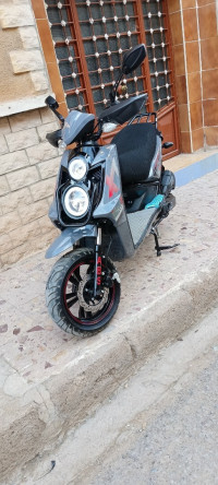 motos-et-scooters-bws-okinoi-2024-sidi-bel-abbes-algerie