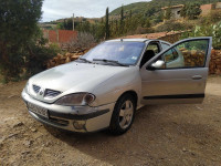 سيارة-صغيرة-renault-megane-1-2002-الظهرة-الشلف-الجزائر