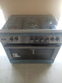 Cuisinière Arthur Martin 5 feux inox gaz gaz 