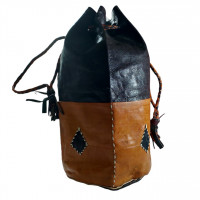 divers-sac-en-cuir-noire-et-orange-avec-4-pochettes-dans-les-cotes-un-cordon-de-serrage-375-cm-saoula-alger-algerie