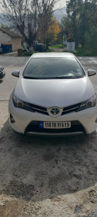 voitures-toyota-auris-2015-dynamique-tizi-ouzou-algerie