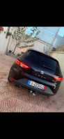 moyenne-berline-seat-leon-2014-el-kerma-oran-algerie