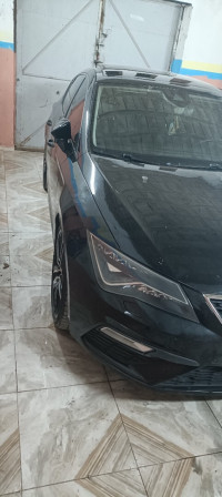 voitures-seat-leon-2018-linea-r-bir-el-djir-oran-algerie