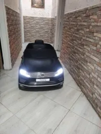 VOITURE  NOIRE