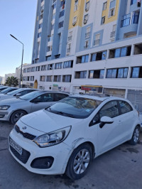 voitures-kia-rio-5-portes-2013-constantine-algerie