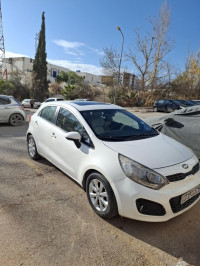 voitures-kia-rio-5-portes-2013-constantine-algerie