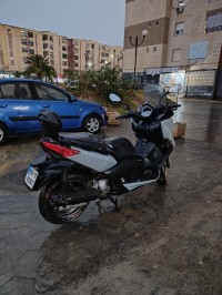 دراجات-نارية-وسكوترات-yamaha-xmax-2018-البويرة-الجزائر