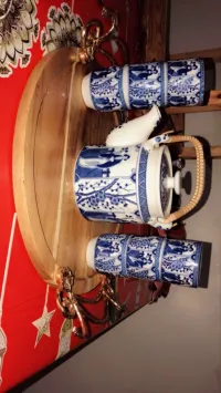 Service á thé en porcelaine et théière vintage la marque NIKKO JAPAN