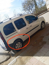 voitures-renault-kangoo-2009-medea-algerie