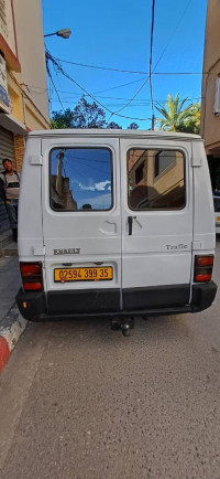 fourgon-renault-trafic-dellys-boumerdes-algerie