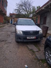 voitures-toyota-hilux-2012-guelma-algerie