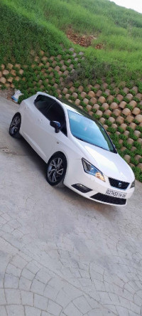 voitures-seat-ibiza-2014-black-line-el-kseur-bejaia-algerie