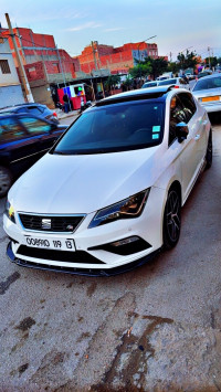 voitures-seat-leon-2019-beats-tlemcen-algerie